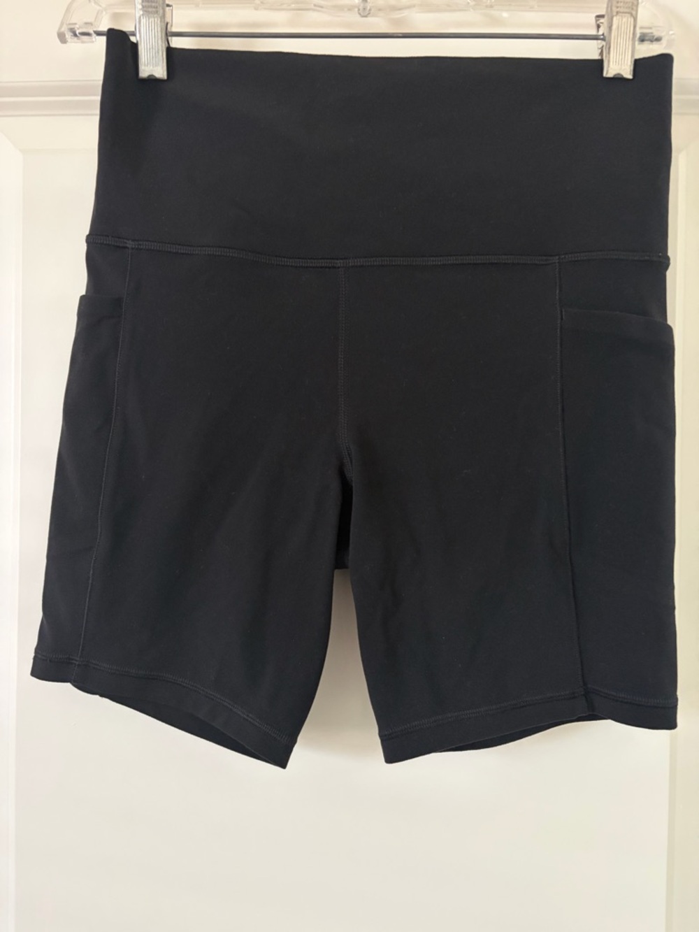 Athleta Black High-Rise 7” Athletic Bike Shorts with Side Pockets size S
